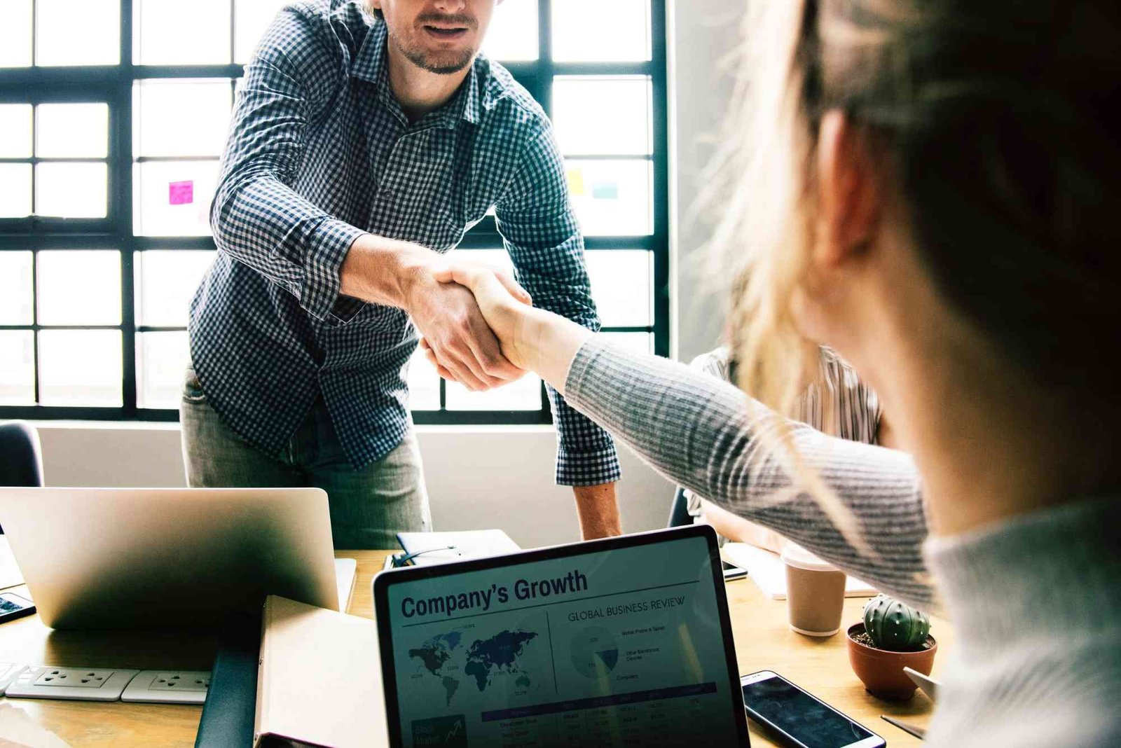 How Guest Posting Helps in Networking and Building Relationships.