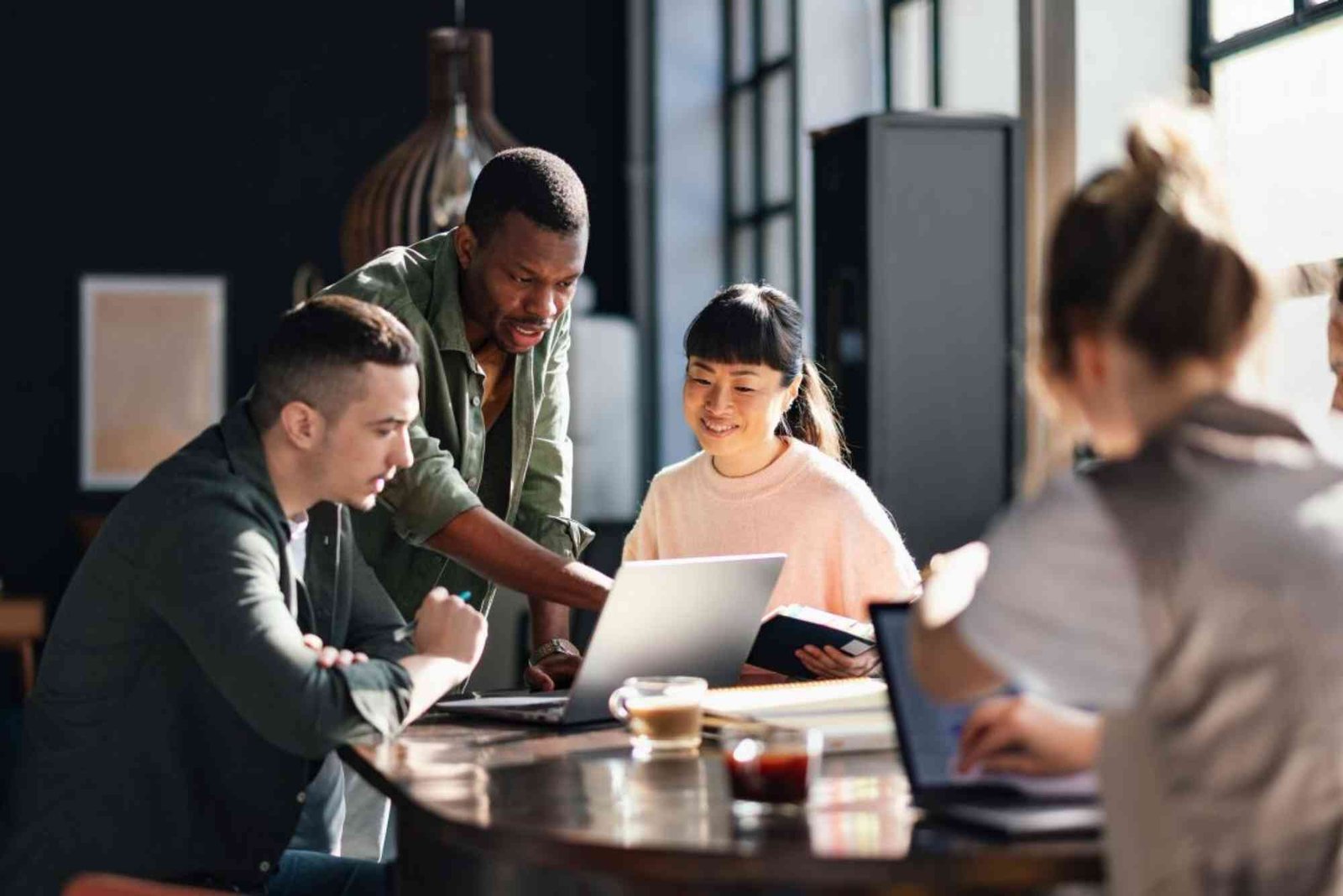 Collaborating with Vape Experts for Credible Guest Content